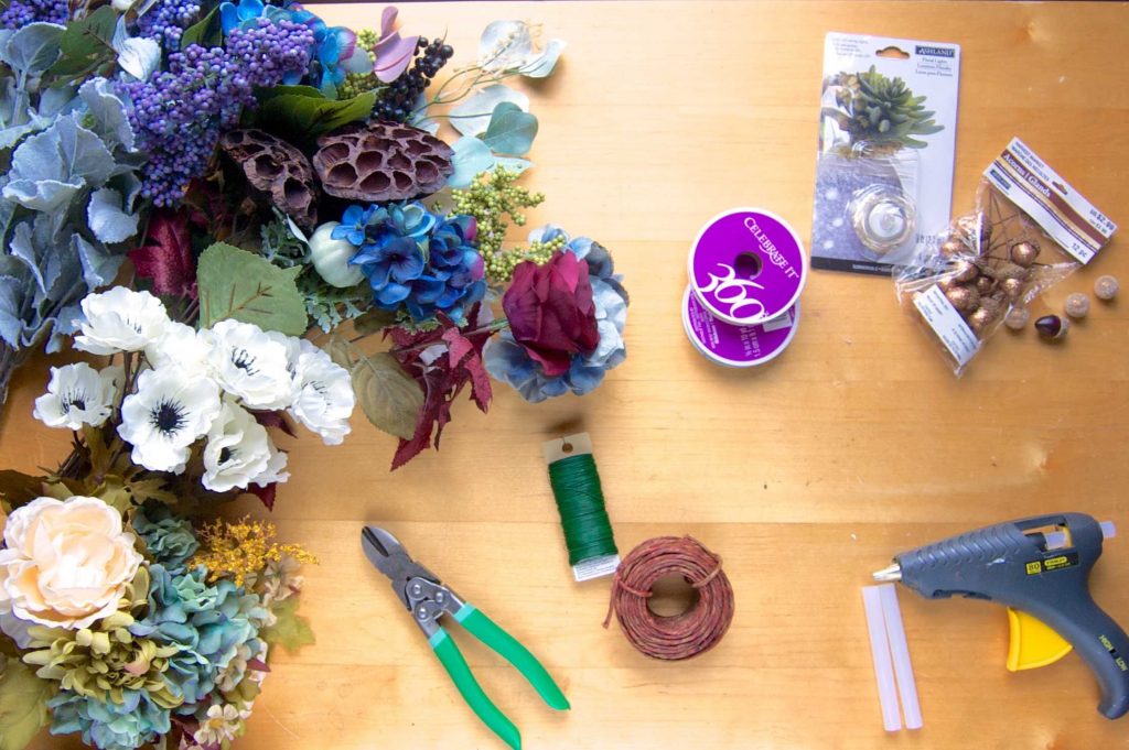 Flower crown DIY tutorial: make your own beautiful flower crowns, with tutorial and tips by an Etsy pro!